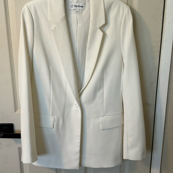 Oversized White Blazer - Picture 3 of 7